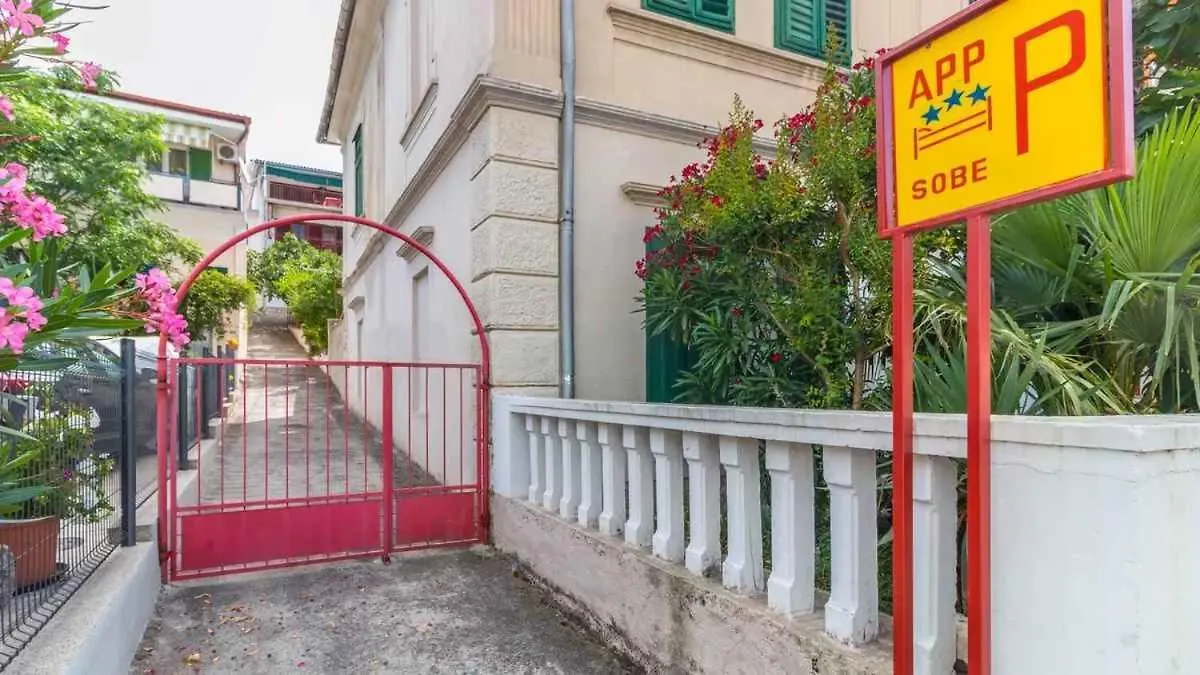 Apartment In Crikvenica 53909