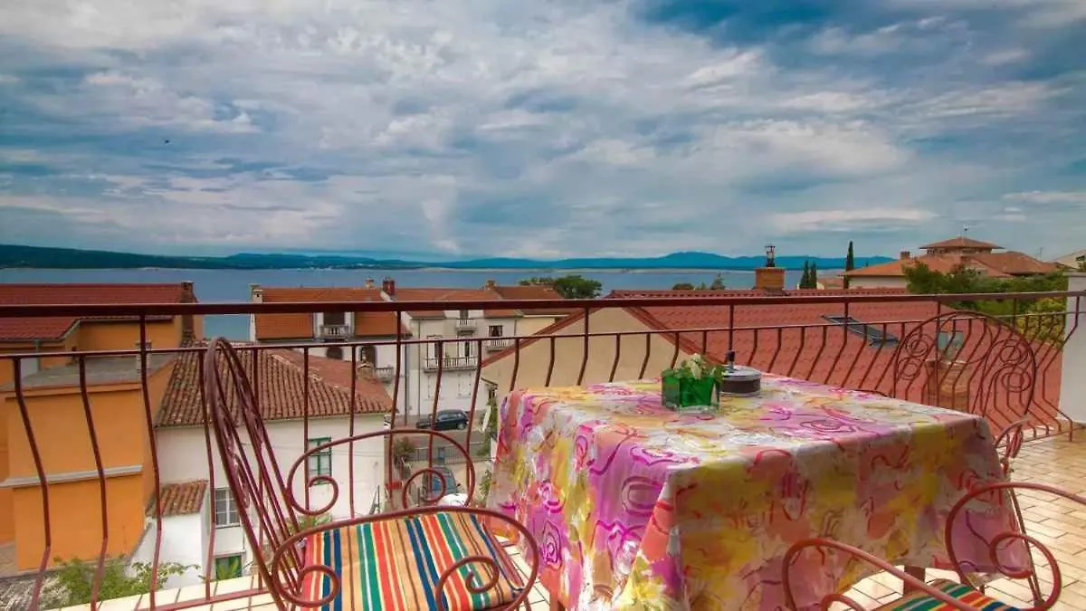 Apartment In Crikvenica 53909