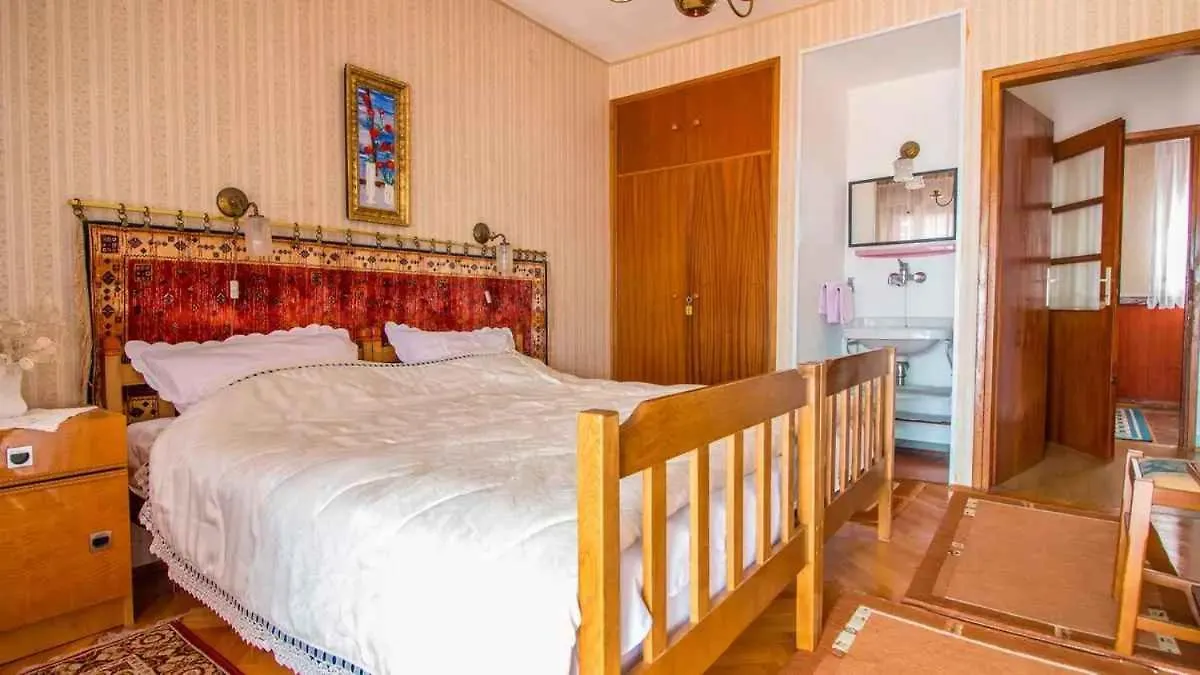 Apartment In Crikvenica 53909